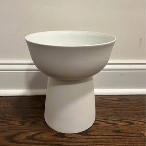 Country Road White Ceramic Base